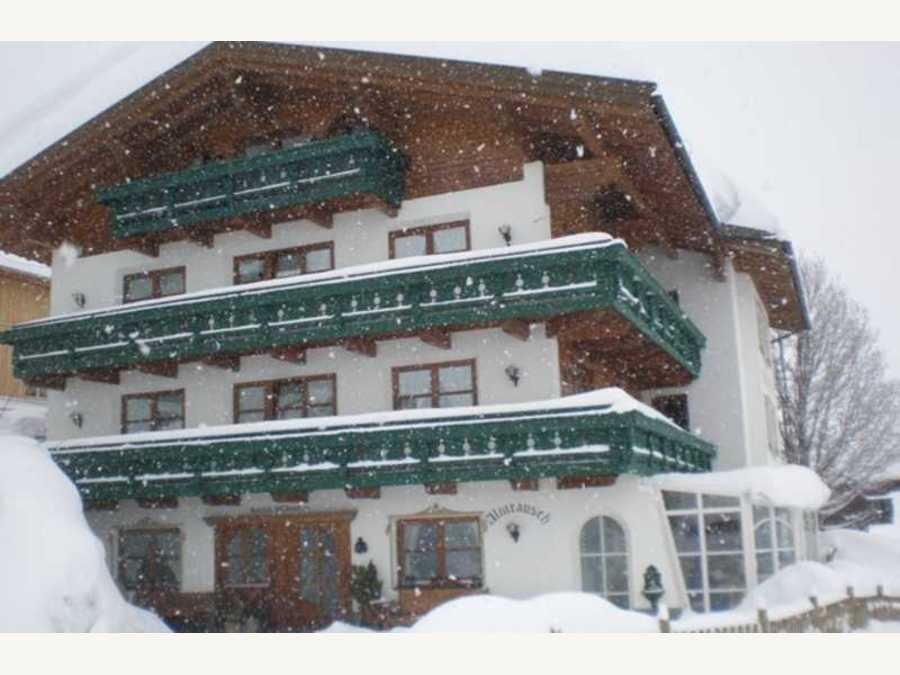Almrausch im Schnee - Hotel Almrausch