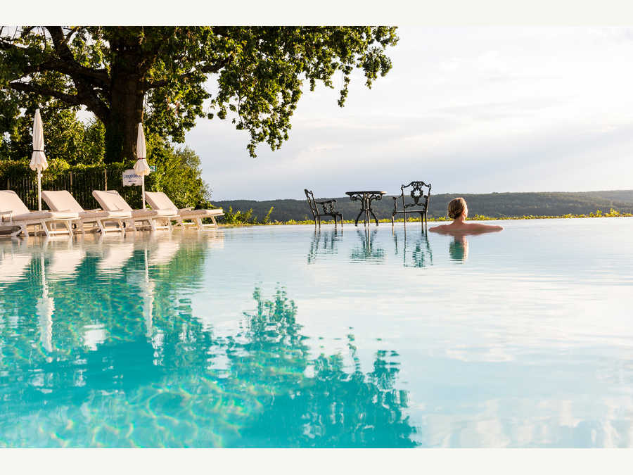 Schwimmen mit traumhafter Aussicht - Hotel & Spa Der Steirerhof