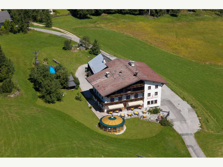Haus mit Terrasse, Kinderspielplatz und Pool - Salzburger Dolomitenhof