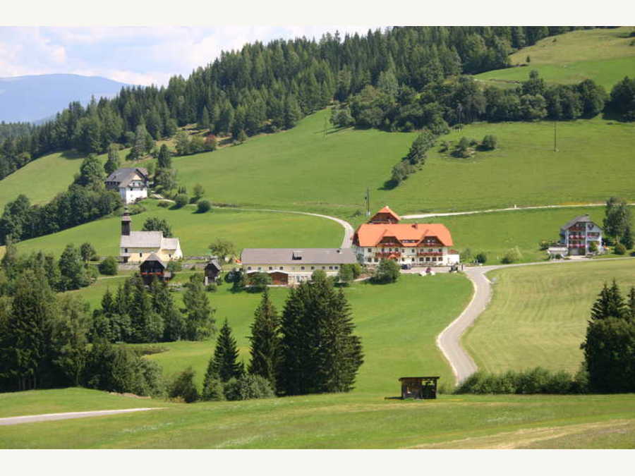 Der Ort Karchau - Alpengasthof Moser