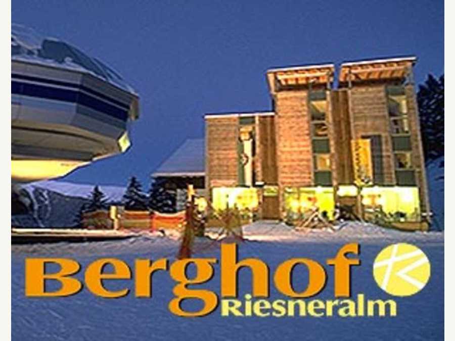 Der Berghof bei Nacht - Berghof Riesneralm