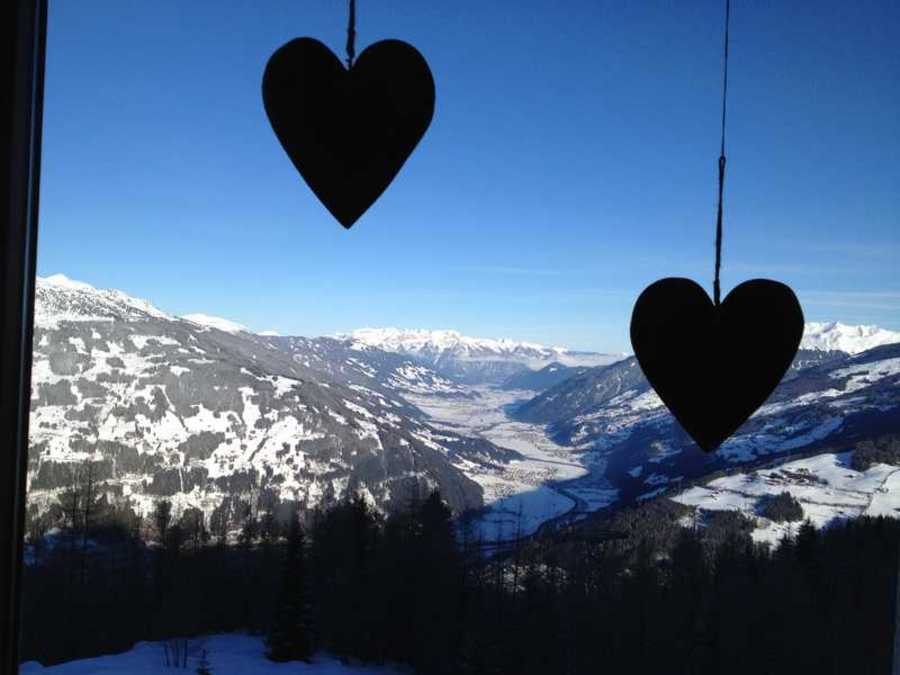 Aussicht über das Zillertal im Winter - Berghotel Gerlosstein