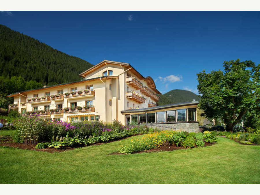 Strandhotel am Weissensee, 1. vegetarisches Hotel Österreichs in Neusach