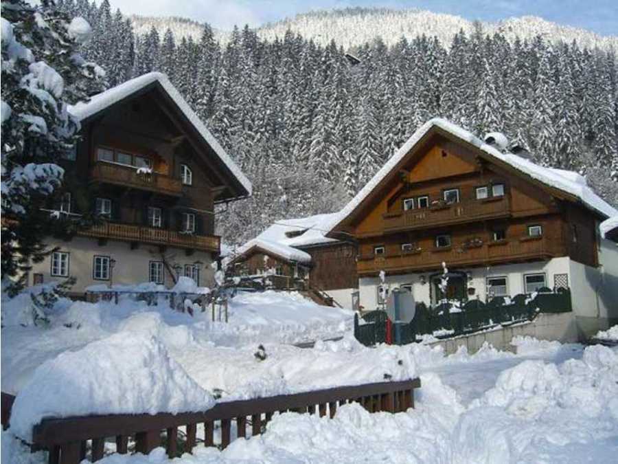 Gasthof Dorfschenke im Winter