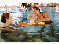 Hallenbad 32,5°C - Babyschwimmkurs - Hotel babymio