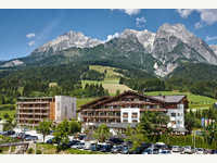 Außenansicht Sommer - Hotel Salzburger Hof Leogang