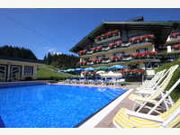 Außenansicht Pool - Hotel Unterberghof