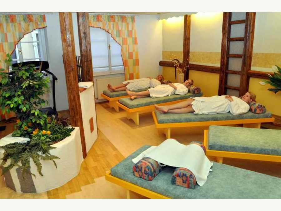 Wellnessbereich mit Sauna, Whirlpool,... - Hotel Zum goldenen Adler
