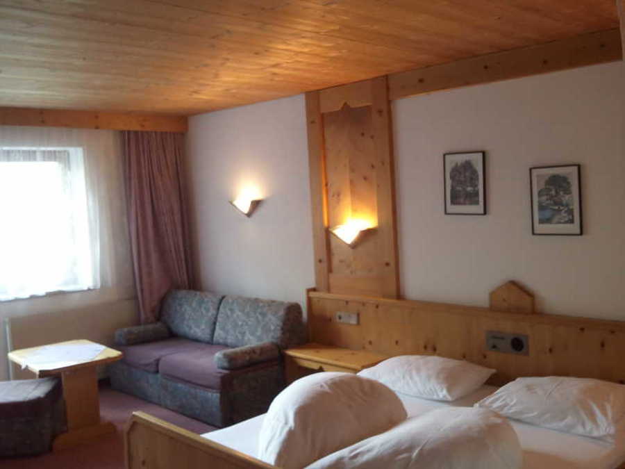 Hotel zum Holzknecht****am Gesundheitssee in Neustift im Stubaital