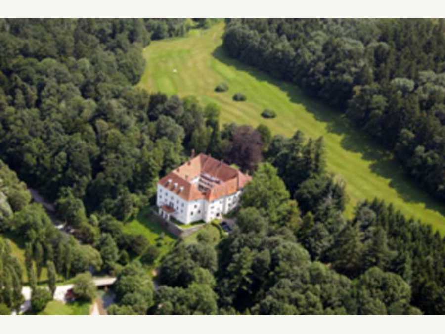 Luftaufnahme - Schloss Ernegg